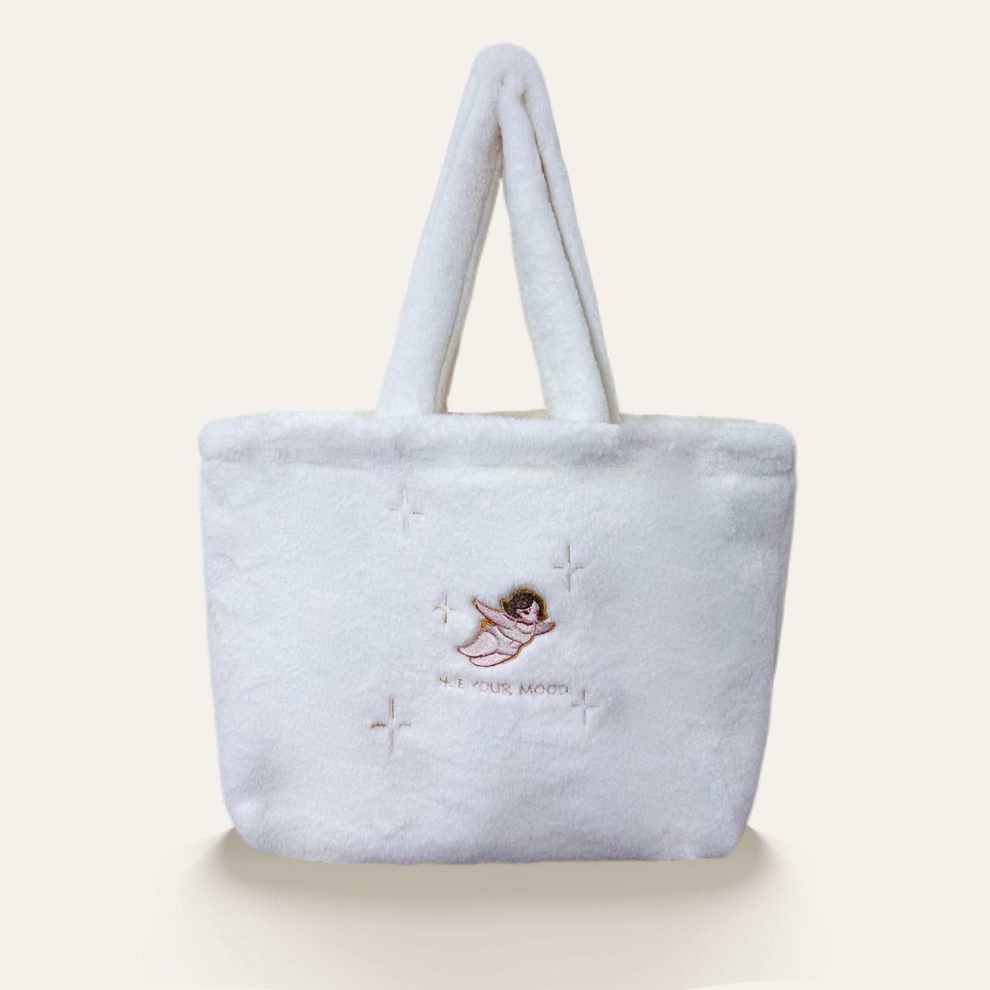 Pure white represents simplicity, purity, and elegance—a timeless color that speaks to a calm, refined, and balanced personality. Inspired by Little Hue’s philosophy of embracing life with joy and confidence, we created the Little Hue Pure White Designer Furry Bag. 